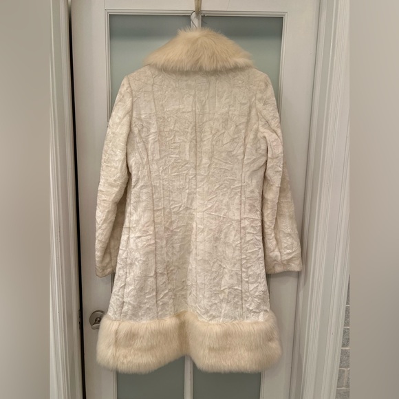 Faux Fur mid length button down coat - Picture 4 of 7